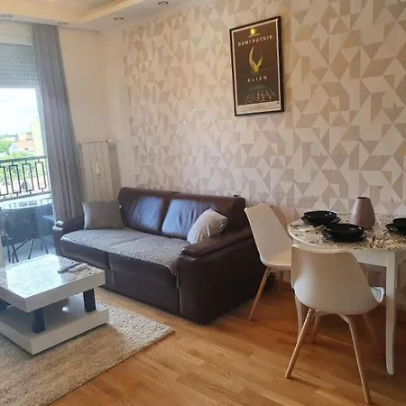 Lux Sanja 3 *
